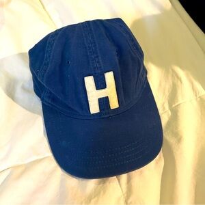 Tommy Hilfiger hat